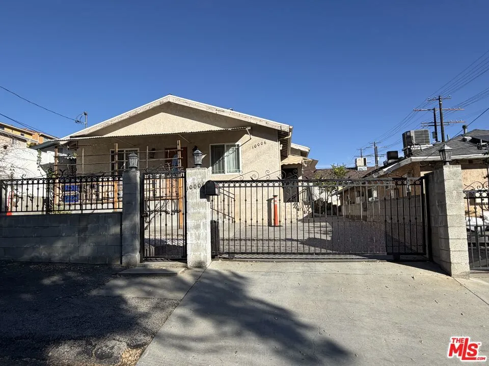 10006 Samoa Avenue Tujunga, CA 91042