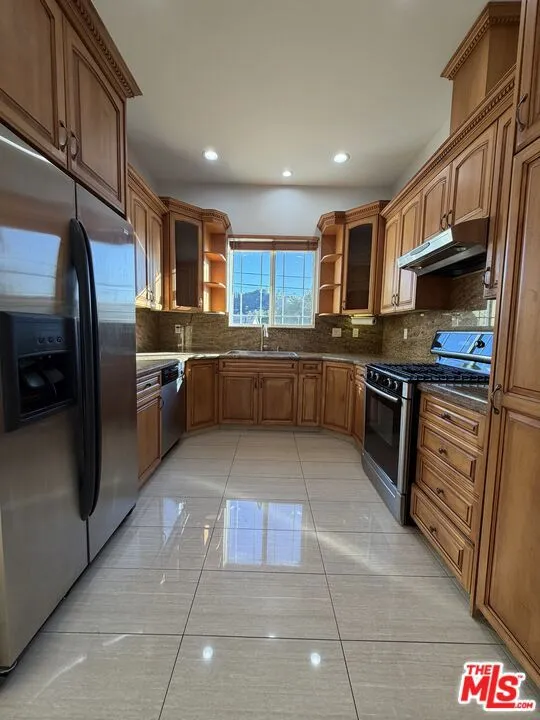 10006 Samoa Avenue Tujunga, CA 91042