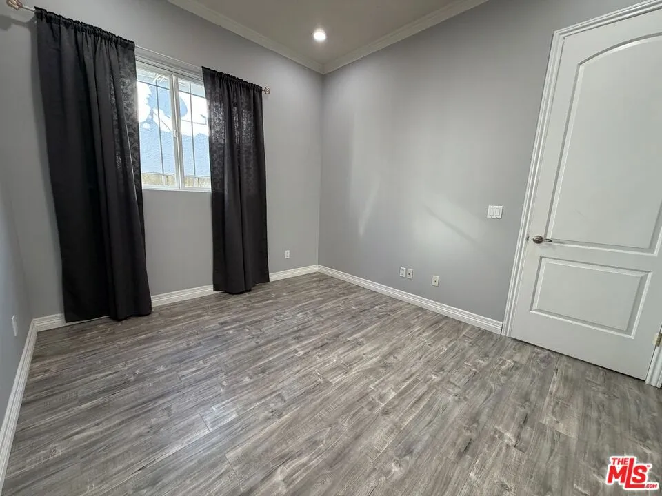 10006 Samoa Avenue Tujunga, CA 91042
