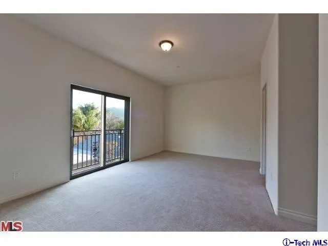 10214 Fernglen Avenue #4 Tujunga, CA 91042