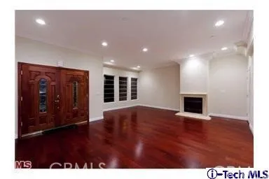 10214 Fernglen Avenue #4 Tujunga, CA 91042