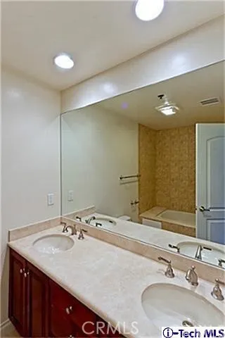 10214 Fernglen Avenue #4 Tujunga, CA 91042