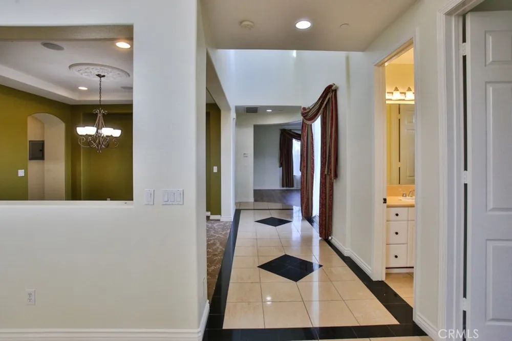 4486 Southern Pointe Lane Yorba Linda, CA 92886