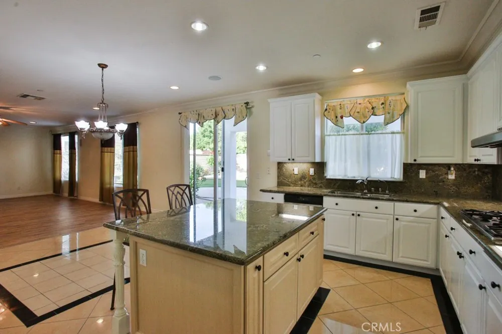 4486 Southern Pointe Lane Yorba Linda, CA 92886