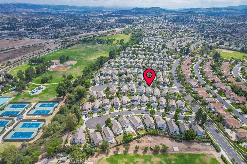 4431 Honeyglen Court Moorpark, CA 93021
