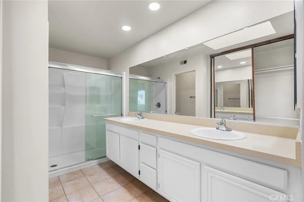 4431 Honeyglen Court Moorpark, CA 93021