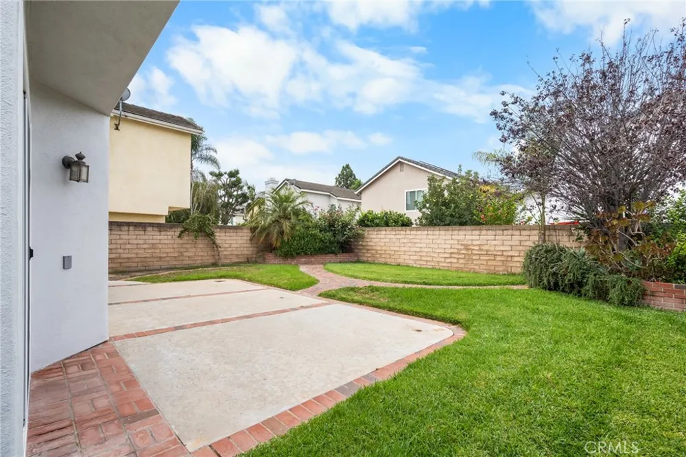 4431 Honeyglen Court Moorpark, CA 93021