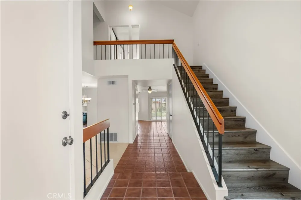 4431 Honeyglen Court Moorpark, CA 93021