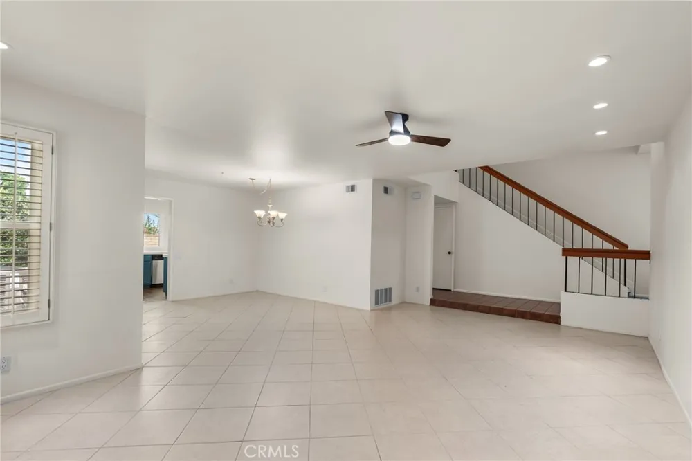 4431 Honeyglen Court Moorpark, CA 93021