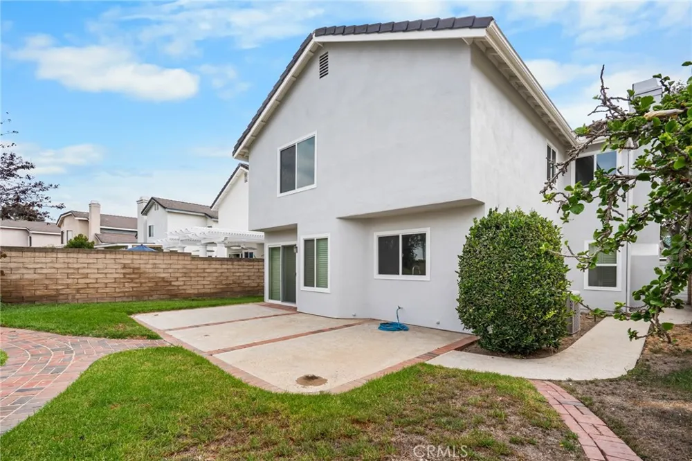 4431 Honeyglen Court Moorpark, CA 93021