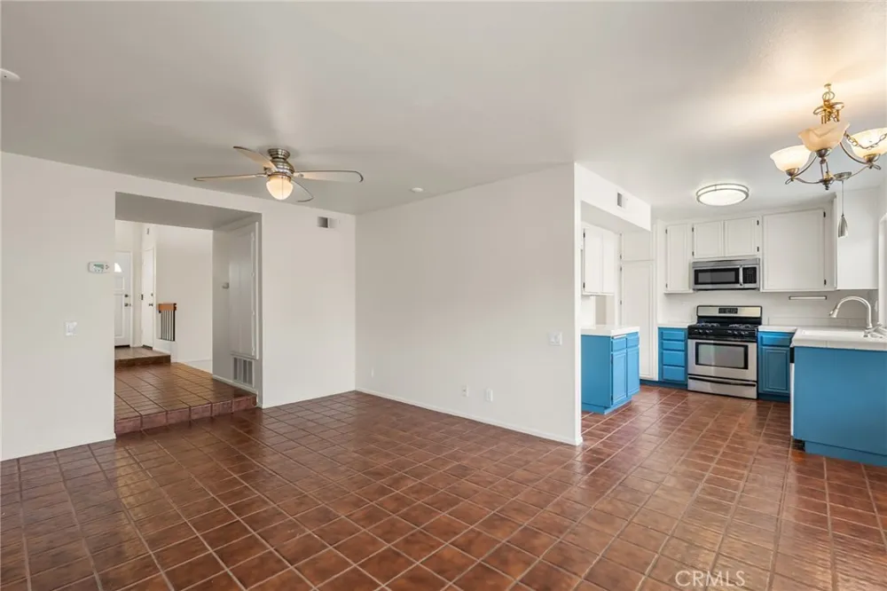 4431 Honeyglen Court Moorpark, CA 93021
