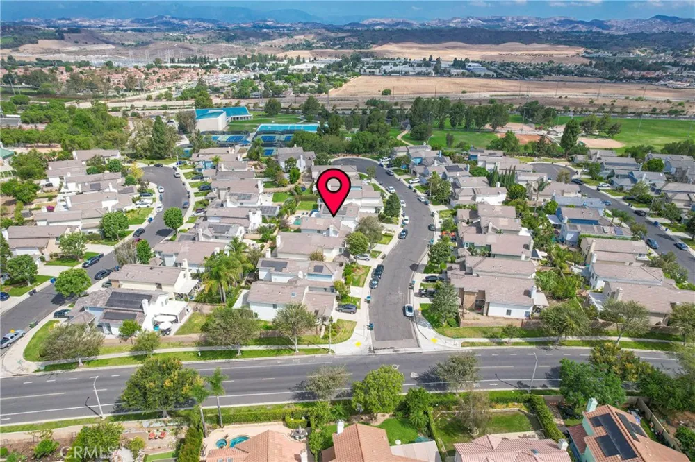 4431 Honeyglen Court Moorpark, CA 93021