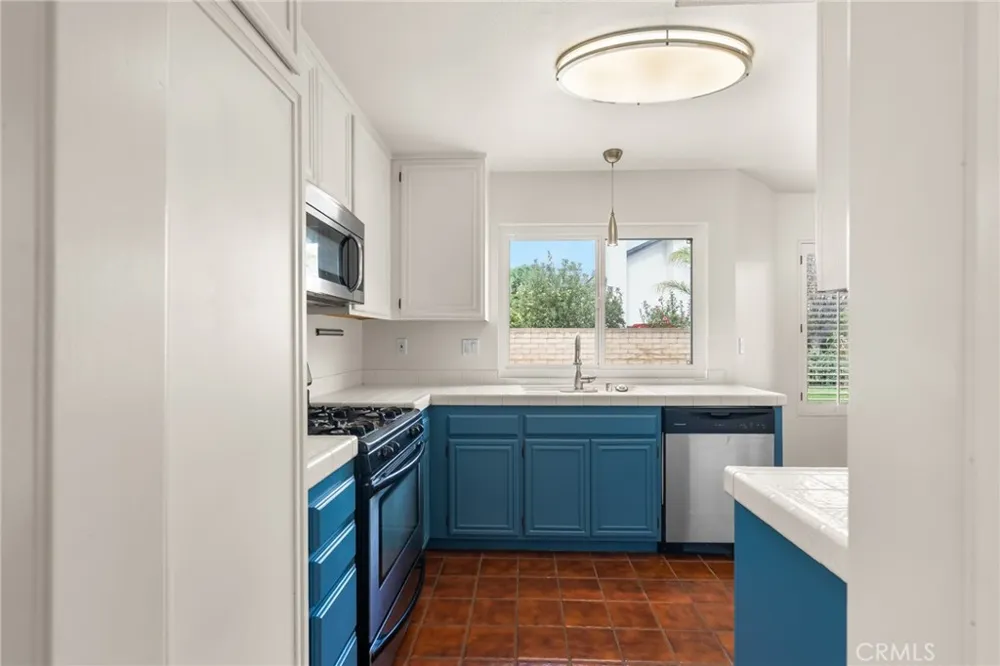 4431 Honeyglen Court Moorpark, CA 93021