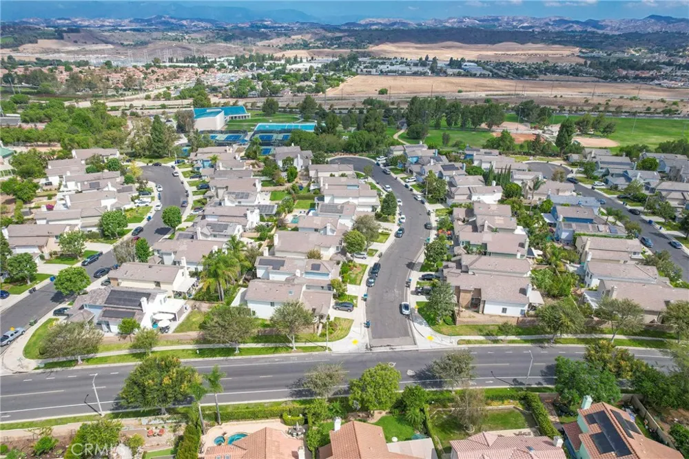 4431 Honeyglen Court Moorpark, CA 93021