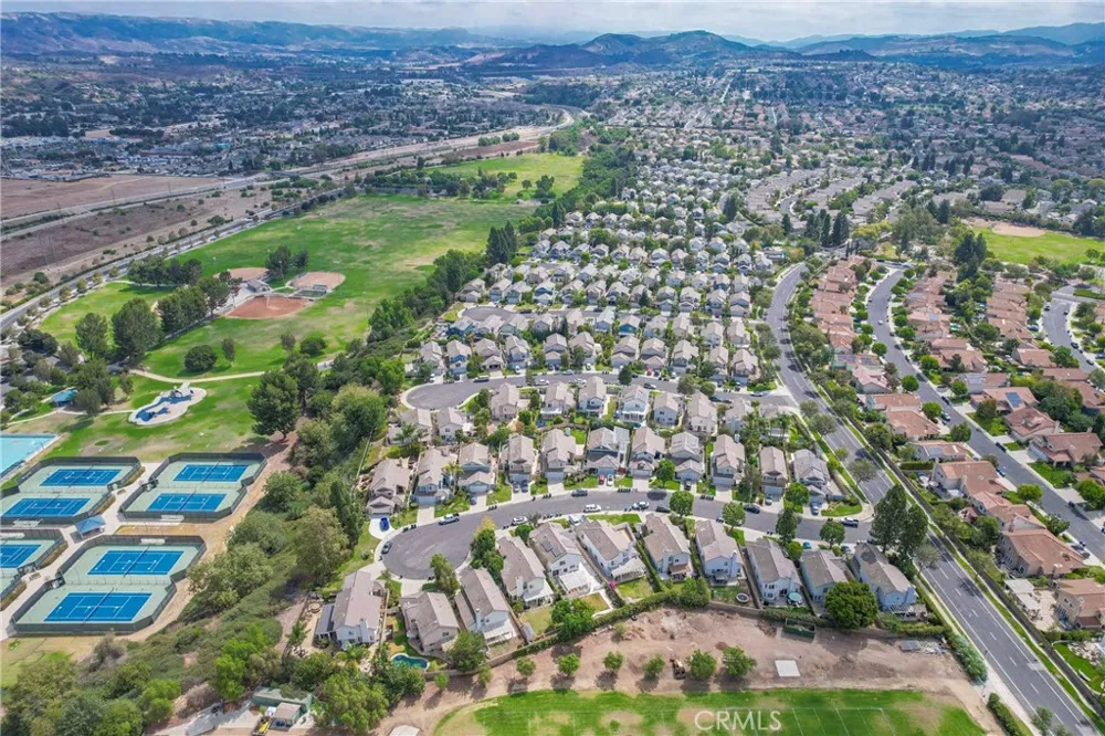4431 Honeyglen Court Moorpark, CA 93021
