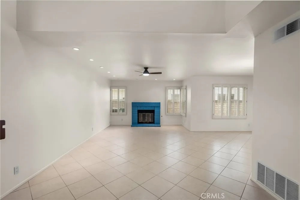 4431 Honeyglen Court Moorpark, CA 93021