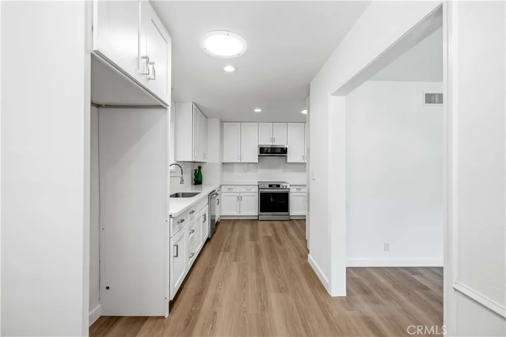 16615 Tupper Street North Hills, CA 91343