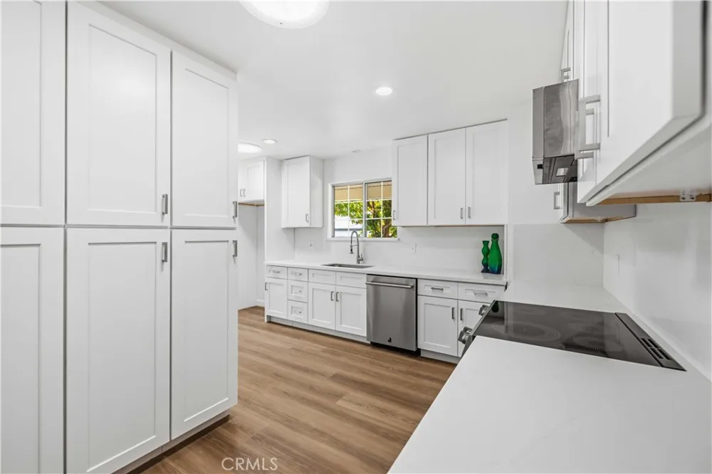 16615 Tupper Street North Hills, CA 91343