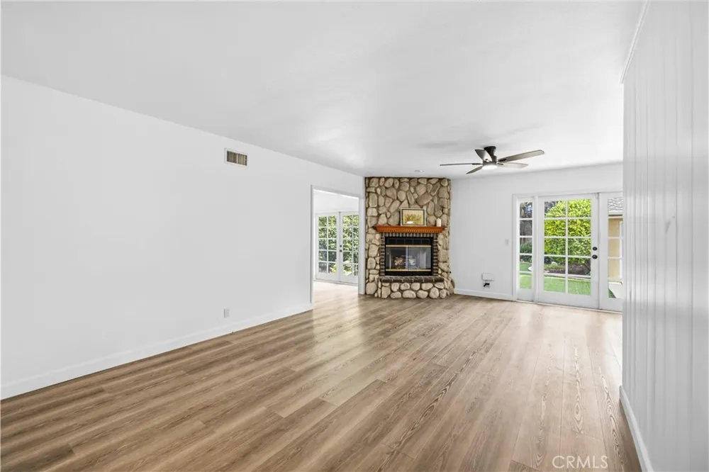 16615 Tupper Street North Hills, CA 91343