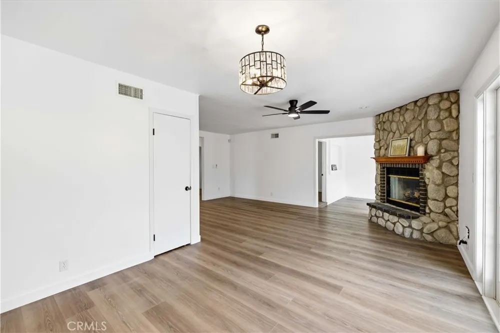 16615 Tupper Street North Hills, CA 91343