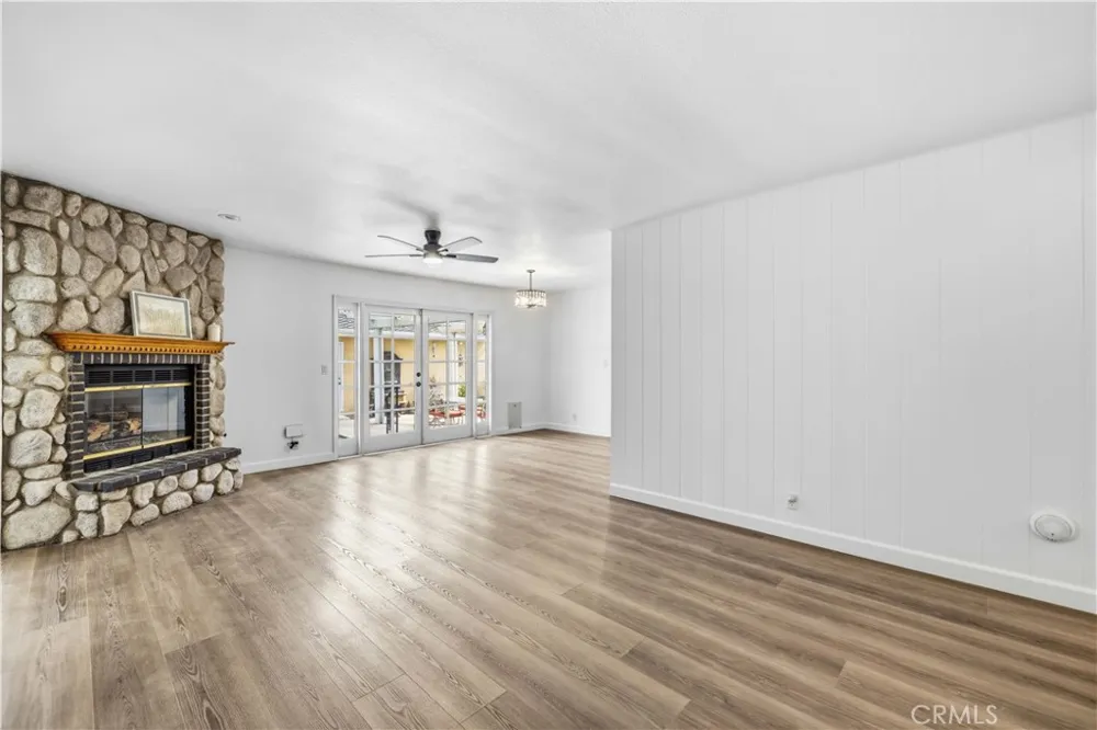16615 Tupper Street North Hills, CA 91343