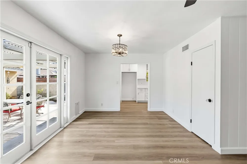 16615 Tupper Street North Hills, CA 91343