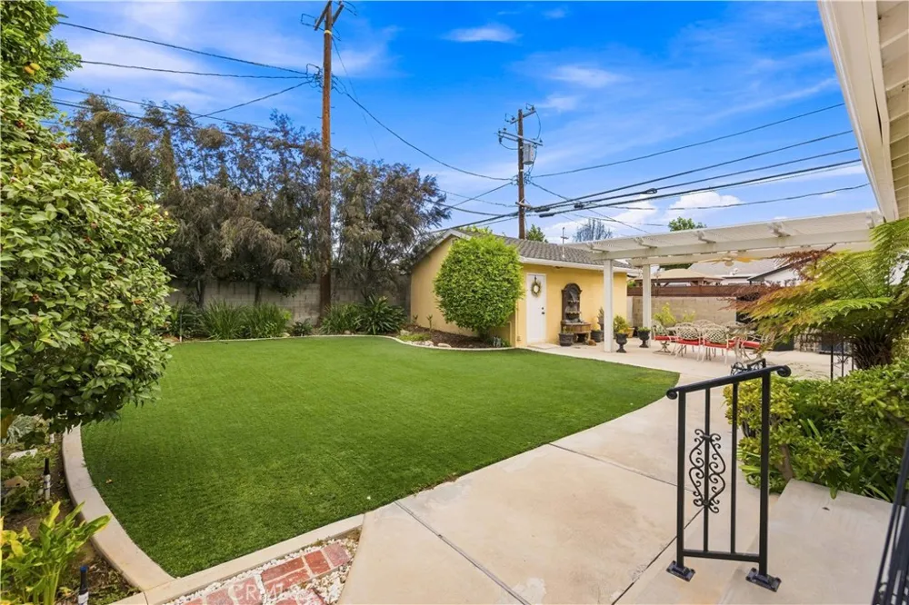 16615 Tupper Street North Hills, CA 91343