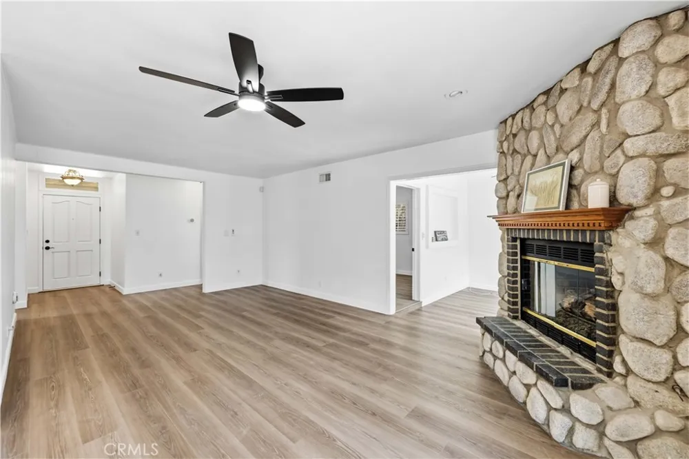 16615 Tupper Street North Hills, CA 91343