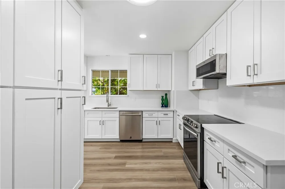 16615 Tupper Street North Hills, CA 91343