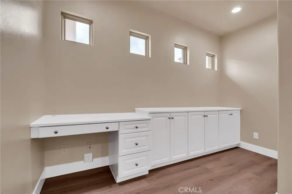 3301 Terrace Ridge Long Beach, CA 90804