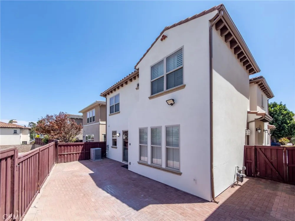 3301 Terrace Ridge Long Beach, CA 90804
