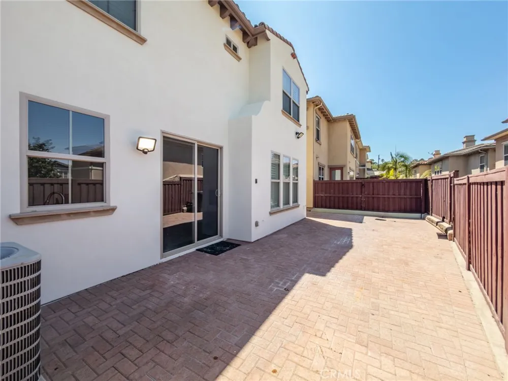 3301 Terrace Ridge Long Beach, CA 90804