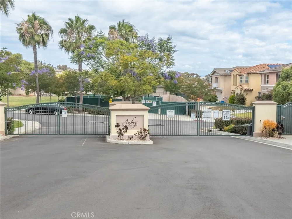 3301 Terrace Ridge Long Beach, CA 90804