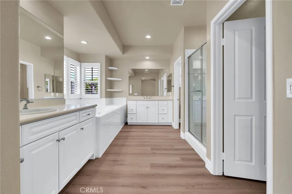 3301 Terrace Ridge Long Beach, CA 90804