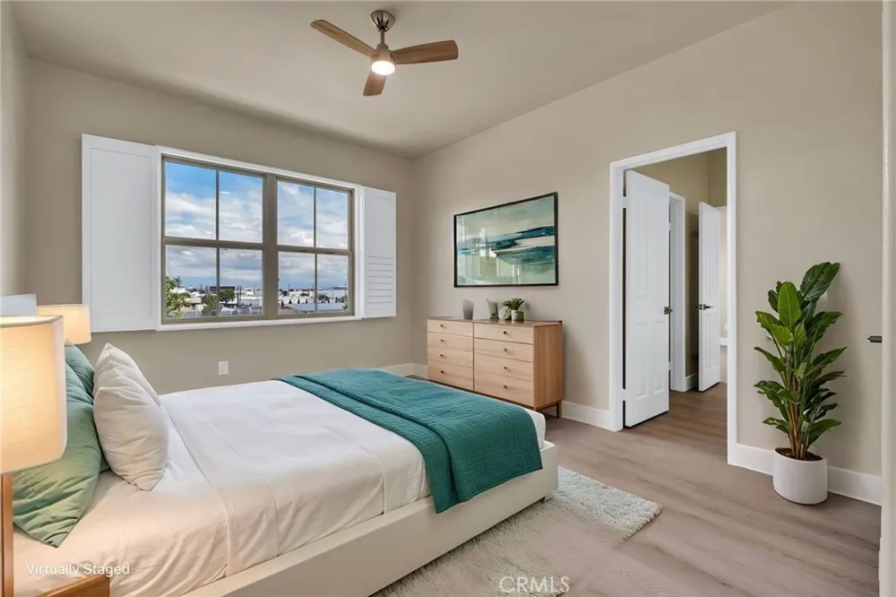 3301 Terrace Ridge Long Beach, CA 90804