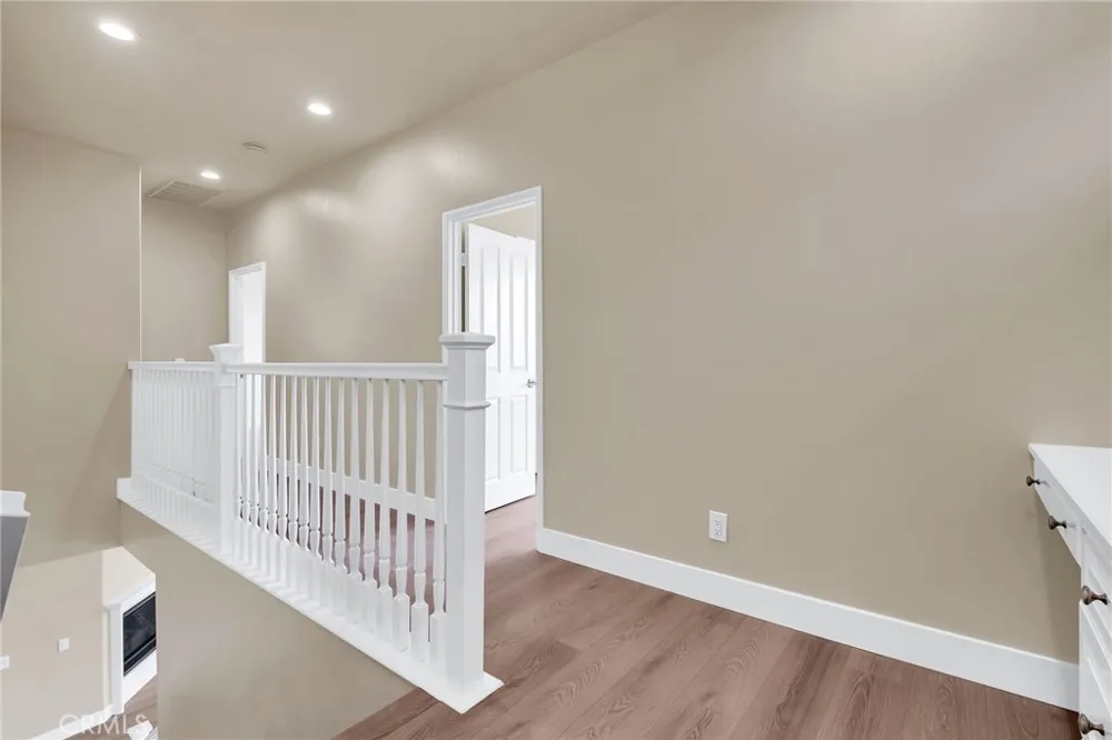 3301 Terrace Ridge Long Beach, CA 90804