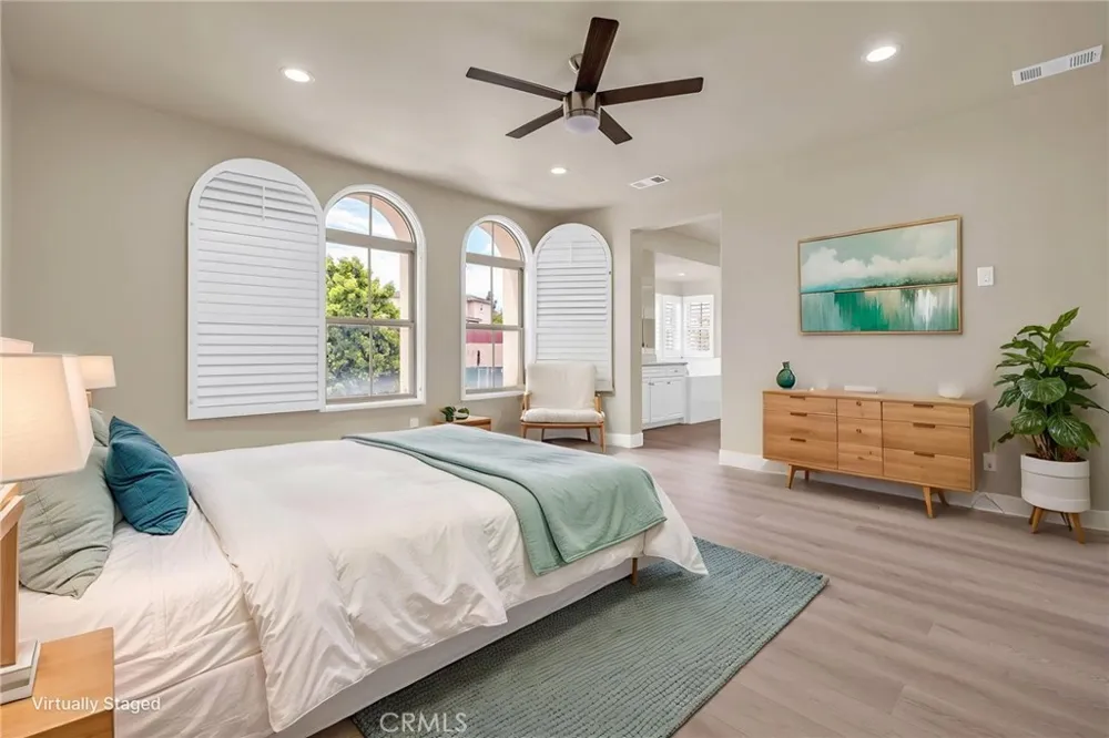 3301 Terrace Ridge Long Beach, CA 90804