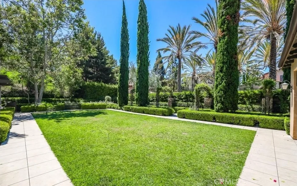 46 Arborside Irvine, CA 92603