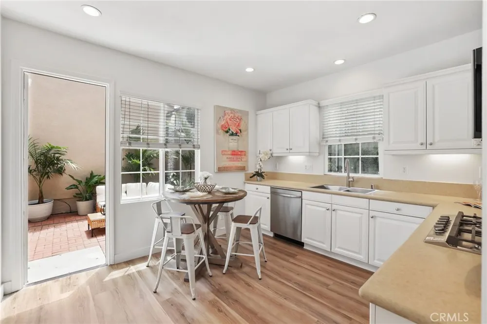 46 Arborside Irvine, CA 92603