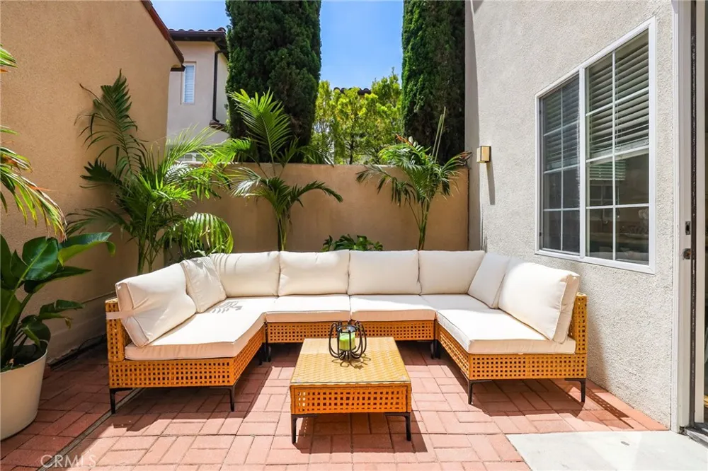 46 Arborside Irvine, CA 92603