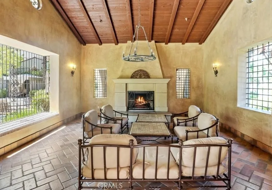 46 Arborside Irvine, CA 92603