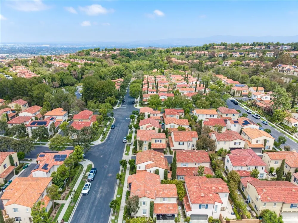 46 Arborside Irvine, CA 92603