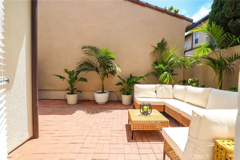 46 Arborside Irvine, CA 92603