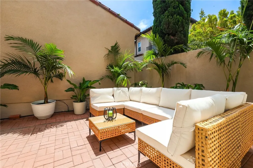 46 Arborside Irvine, CA 92603