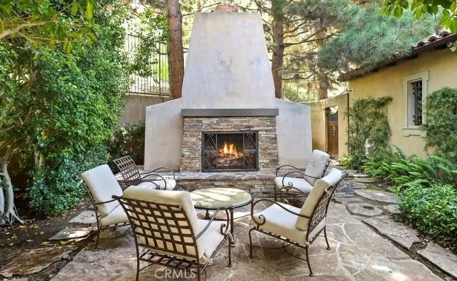 46 Arborside Irvine, CA 92603