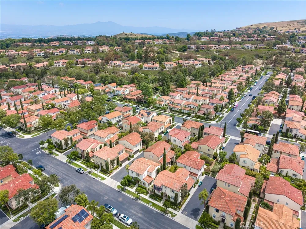 46 Arborside Irvine, CA 92603