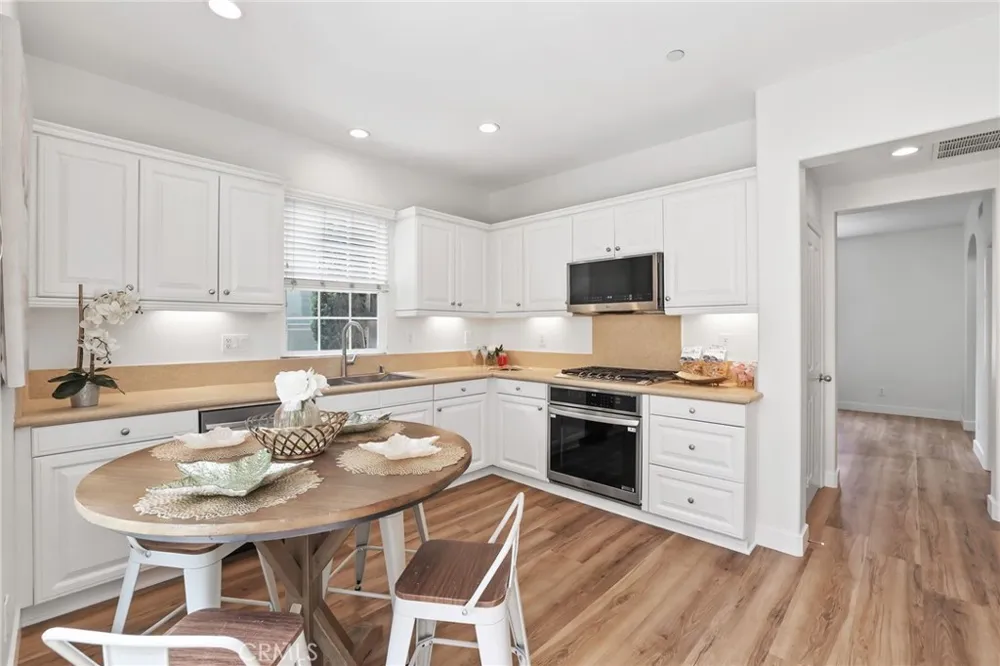 46 Arborside Irvine, CA 92603