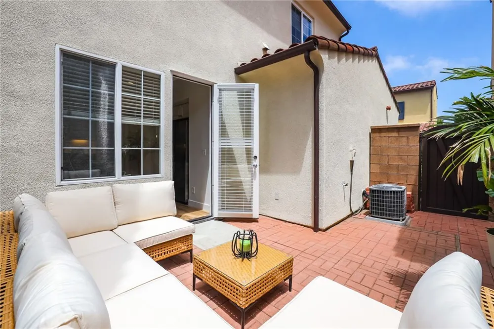 46 Arborside Irvine, CA 92603