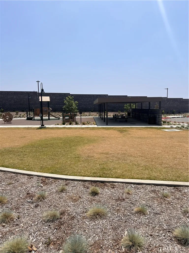 16032 Sunny Court Fontana, CA 92336