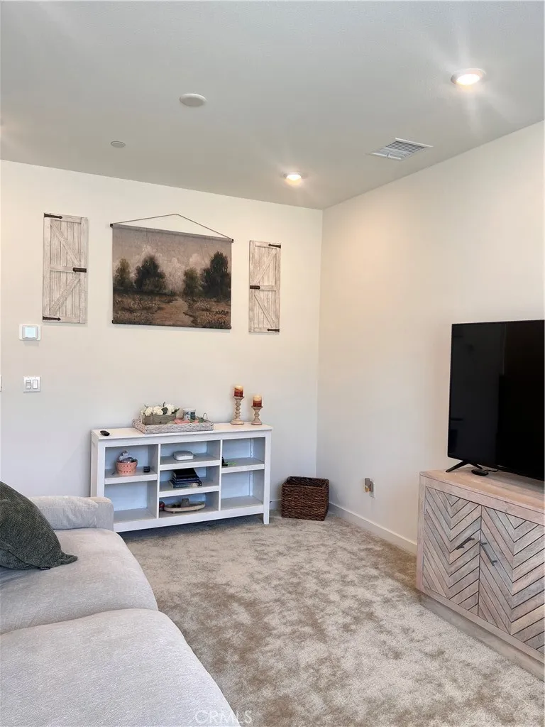 16032 Sunny Court Fontana, CA 92336